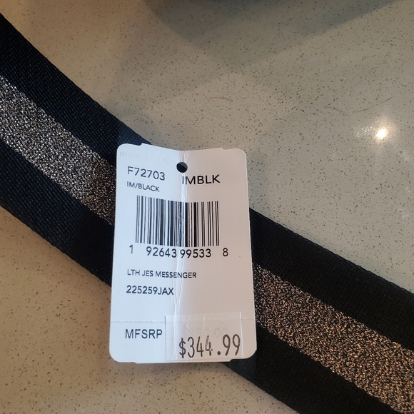 Leather messenger bag - Picture 7 of 9